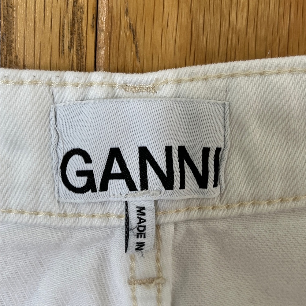 GANNI Wide Leg Cropped Jeans in White - Picture 8 of 9